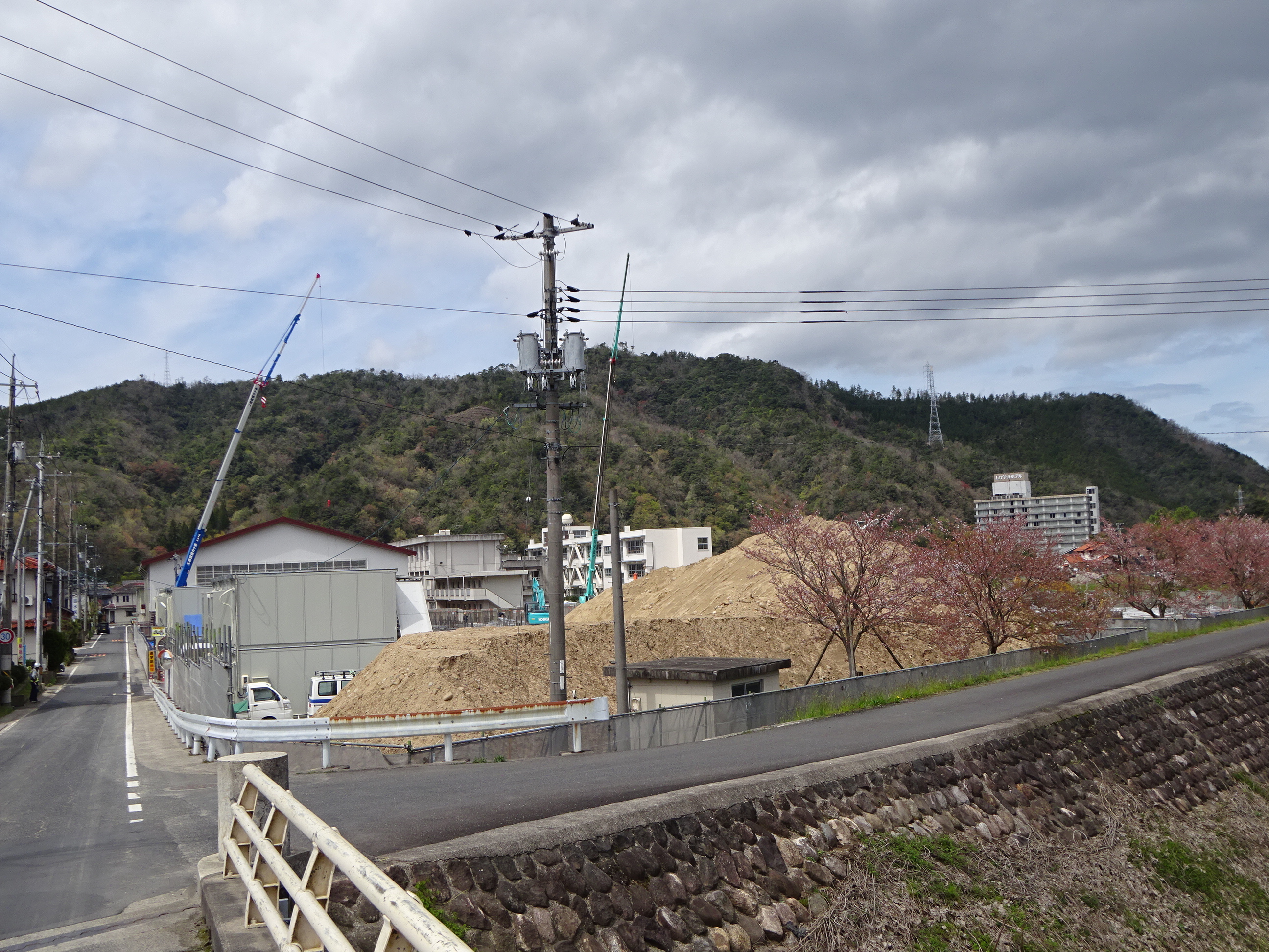 20230406三朝中学校グラウンド状況（南東より）